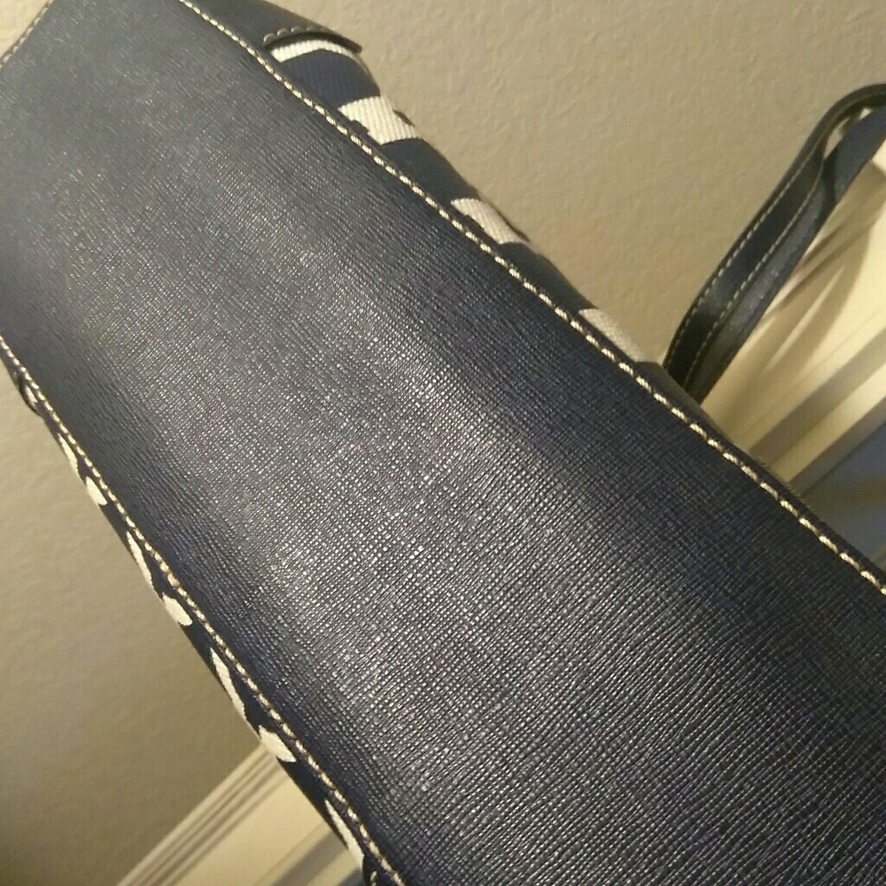 Dooney & Bourke Lois Tote Sanibel Collection - Picture 6 of 8